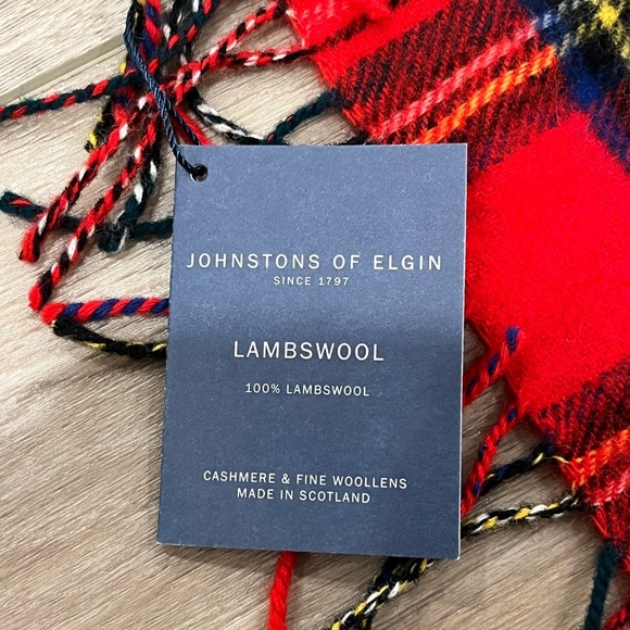 Johnstons of Elgin Scotland Scarf 100% Lambswool Red Tartan Plaid 64"x10" NWT - Picture 2 of 6